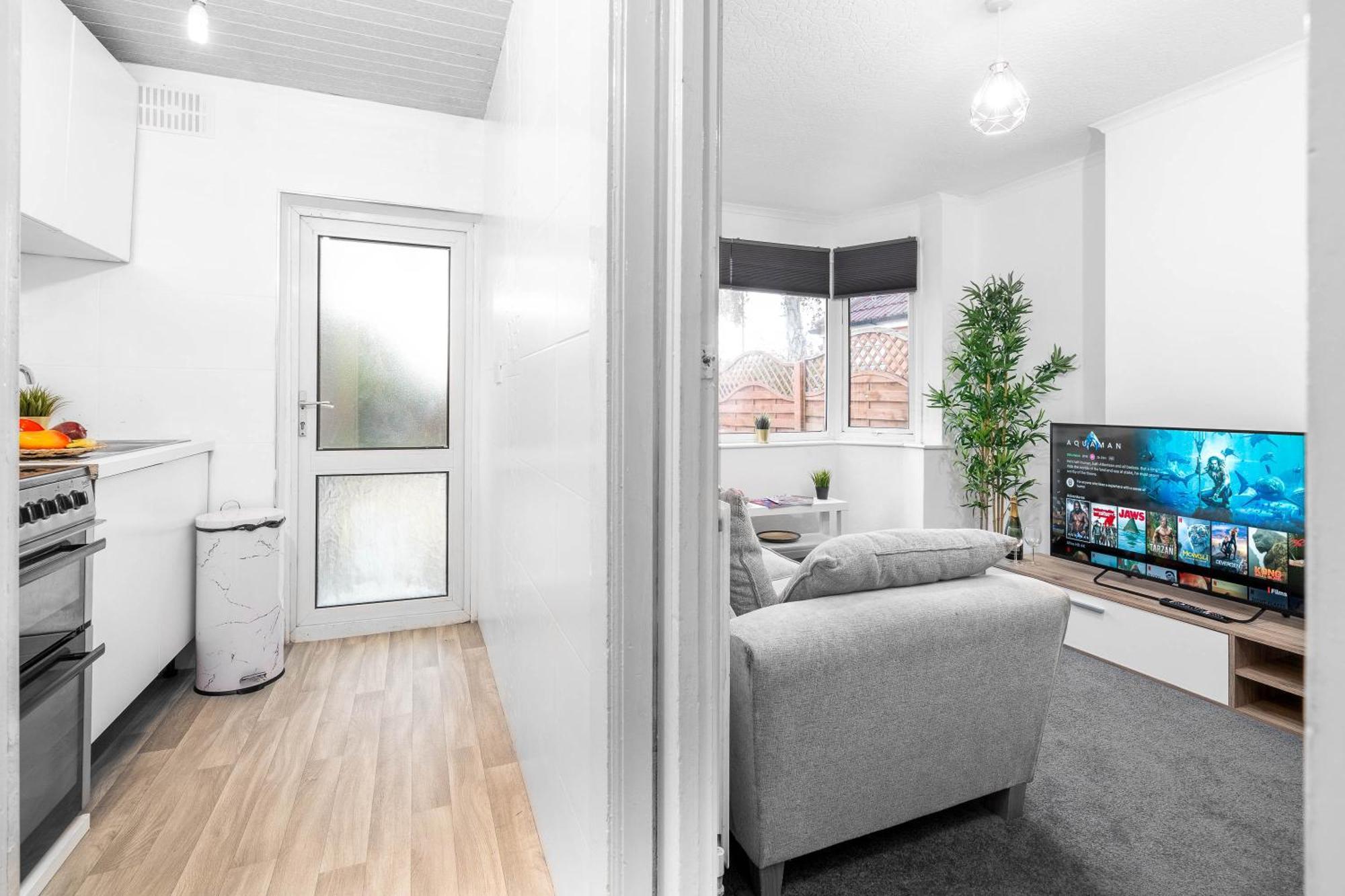4 Bedroom House - Accommodates 7 - Garden - Parking - Netflix - Wifi - 559T Birmingham Exterior photo